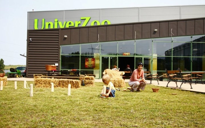Univerzoo áruház és élménypark 9400 m2